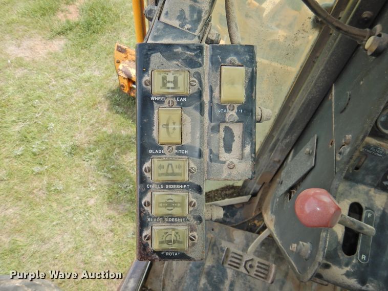 image for item DI0092 1981 John Deere 770A motor grader