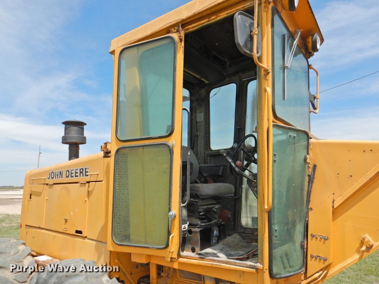 image for item DI0092 1981 John Deere 770A motor grader