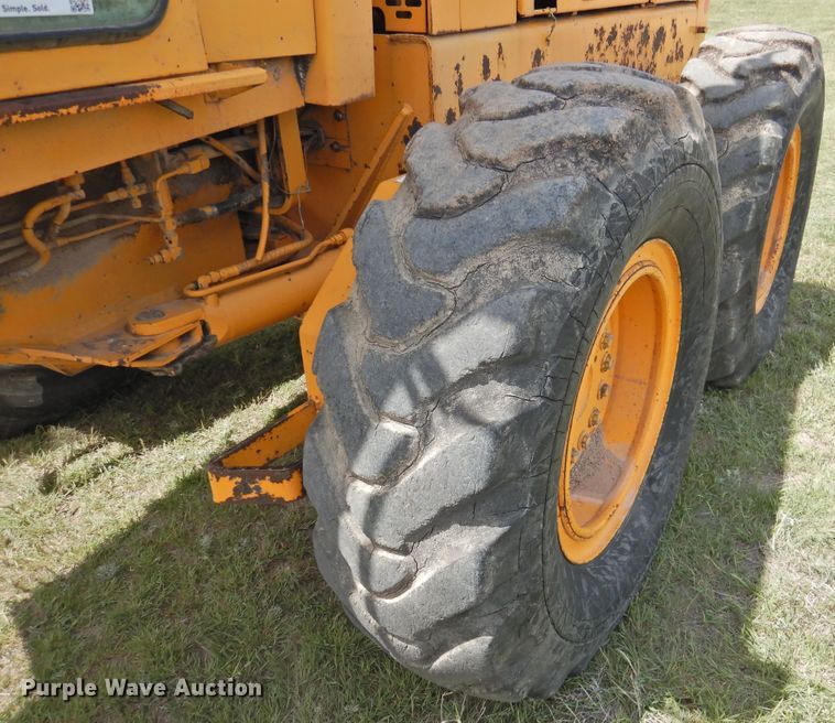 image for item DI0092 1981 John Deere 770A motor grader