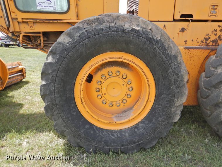 image for item DI0092 1981 John Deere 770A motor grader