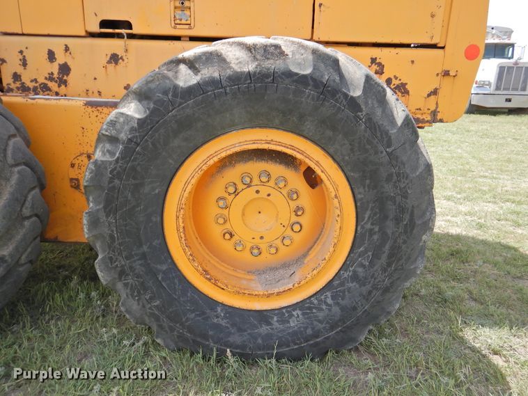 image for item DI0092 1981 John Deere 770A motor grader