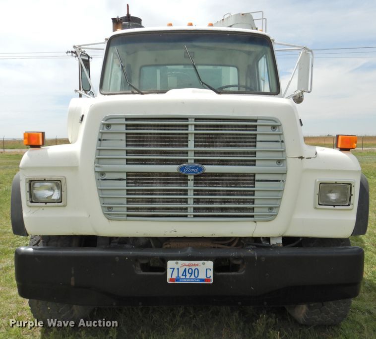 image for item DI0093 1995 Ford L9000 vacuum truck