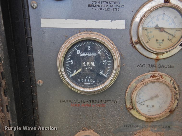 image for item DI0093 1995 Ford L9000 vacuum truck