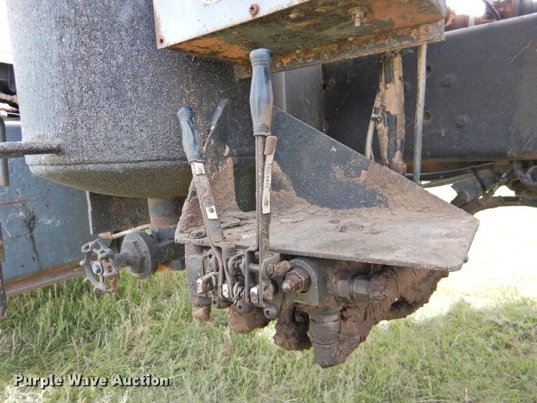 image for item DI0093 1995 Ford L9000 vacuum truck