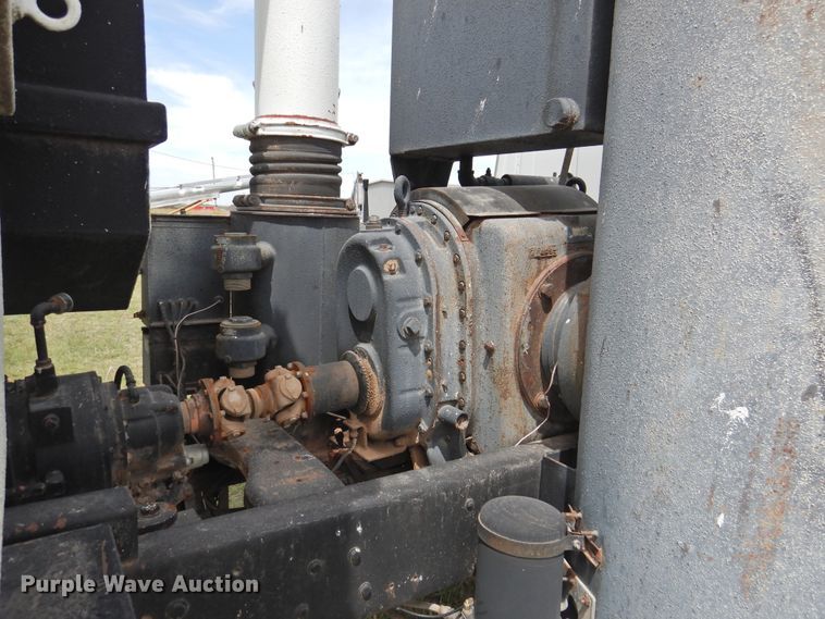 image for item DI0093 1995 Ford L9000 vacuum truck