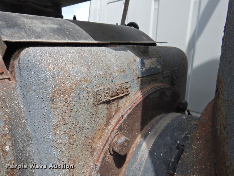 image for item DI0093 1995 Ford L9000 vacuum truck