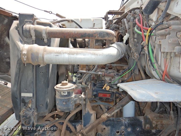 image for item DI0093 1995 Ford L9000 vacuum truck