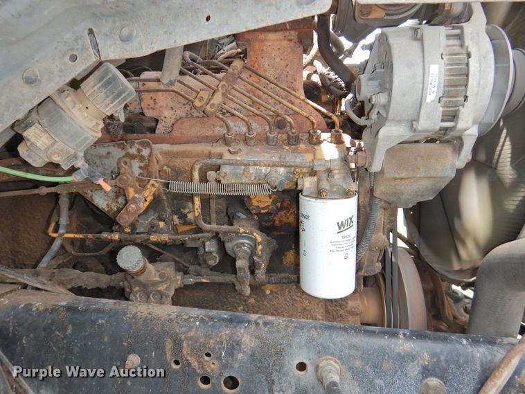 image for item DI0093 1995 Ford L9000 vacuum truck