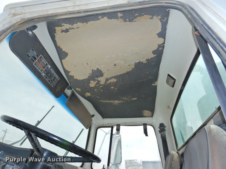 image for item DI0093 1995 Ford L9000 vacuum truck