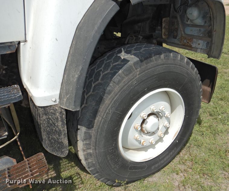 image for item DI0093 1995 Ford L9000 vacuum truck