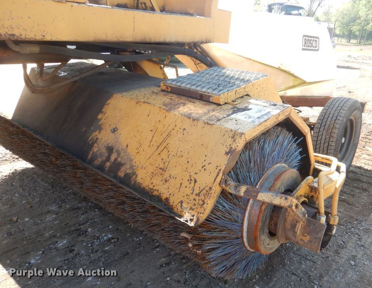 image for item DI2486 Rosco RB48 broom