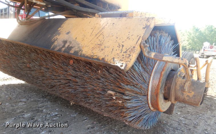 image for item DI2486 Rosco RB48 broom