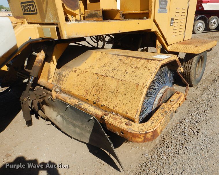 image for item DI2486 Rosco RB48 broom