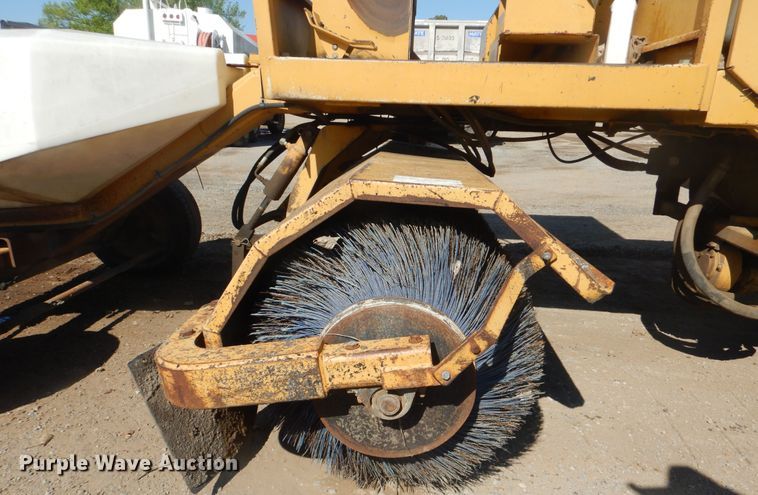 image for item DI2486 Rosco RB48 broom