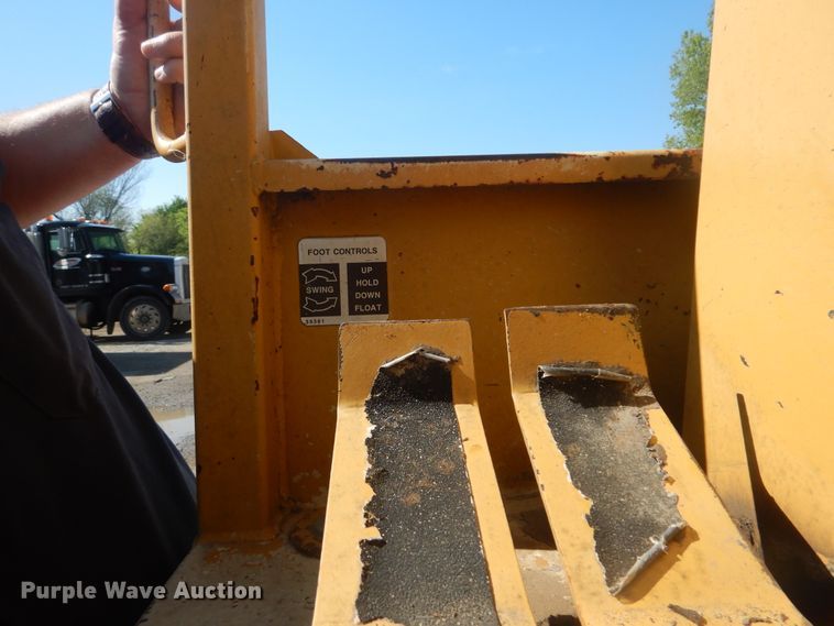 image for item DI2486 Rosco RB48 broom