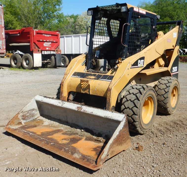 image for item DI2487 2005 Caterpillar 252B  skid steer loader