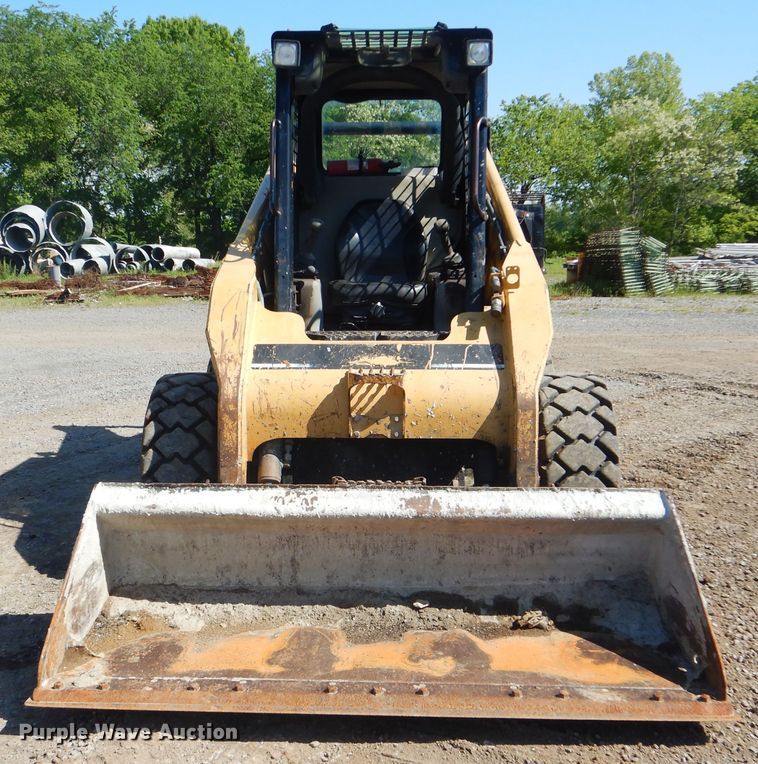 image for item DI2487 2005 Caterpillar 252B  skid steer loader