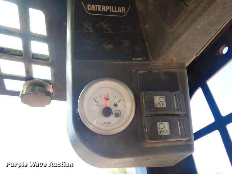 image for item DI2487 2005 Caterpillar 252B  skid steer loader