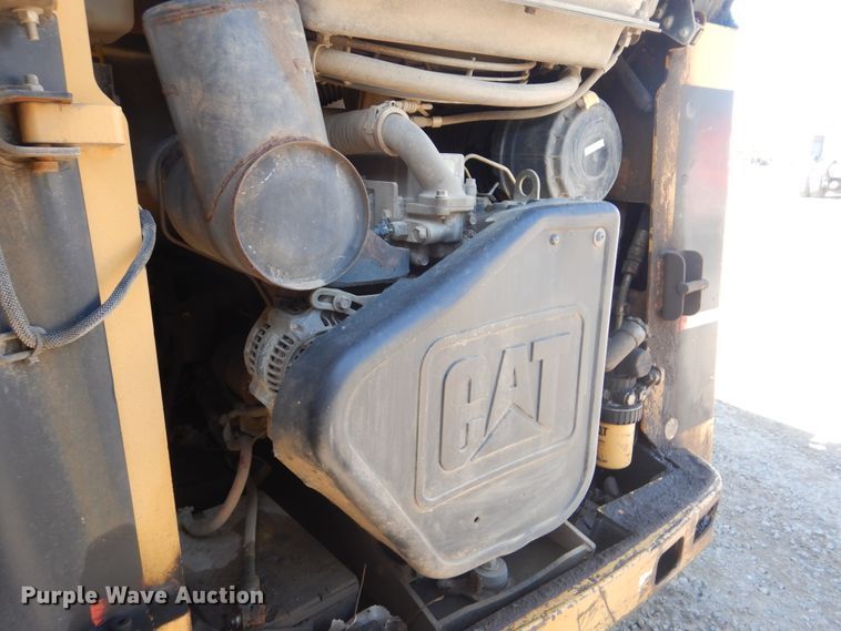 image for item DI2487 2005 Caterpillar 252B  skid steer loader