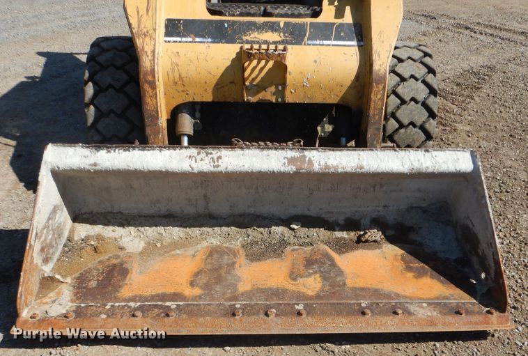 image for item DI2487 2005 Caterpillar 252B  skid steer loader