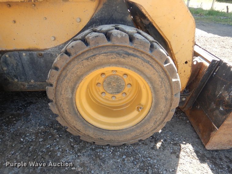 image for item DI2487 2005 Caterpillar 252B  skid steer loader