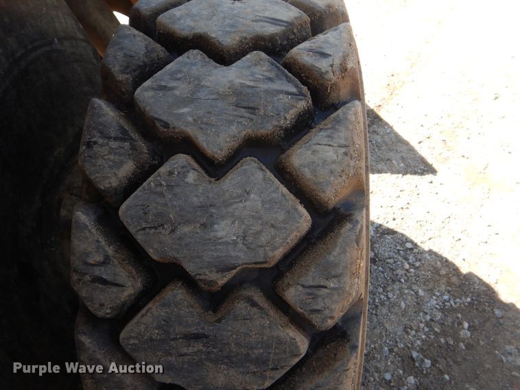 image for item DI2487 2005 Caterpillar 252B  skid steer loader