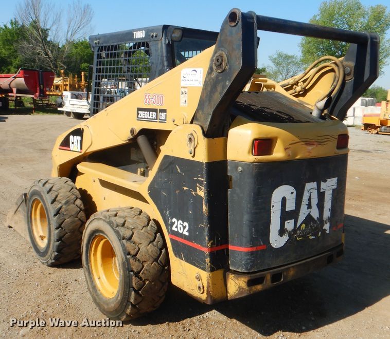 image for item DI2488 2002 Caterpillar 262  skid steer loader