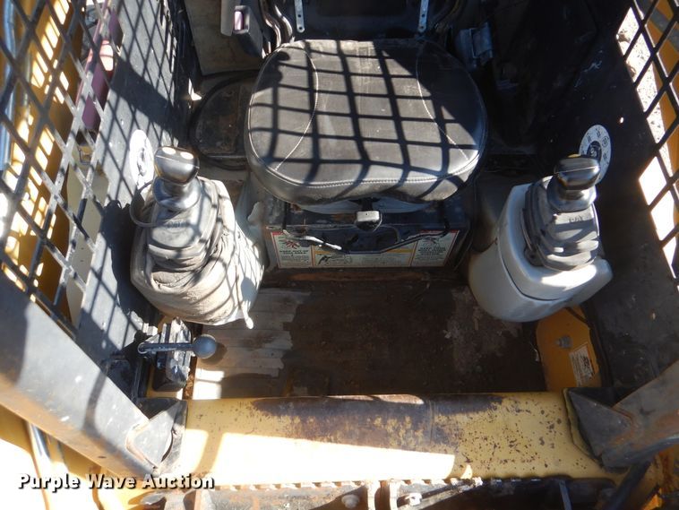 image for item DI2488 2002 Caterpillar 262  skid steer loader