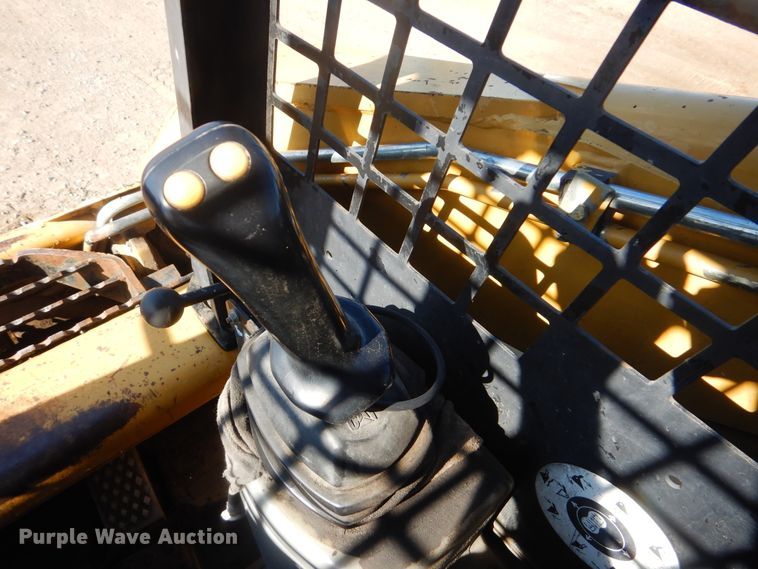 image for item DI2488 2002 Caterpillar 262  skid steer loader