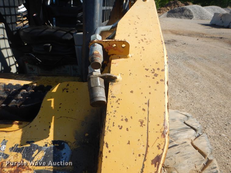 image for item DI2488 2002 Caterpillar 262  skid steer loader