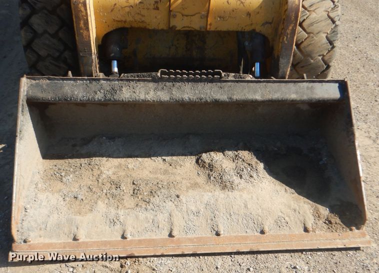 image for item DI2488 2002 Caterpillar 262  skid steer loader