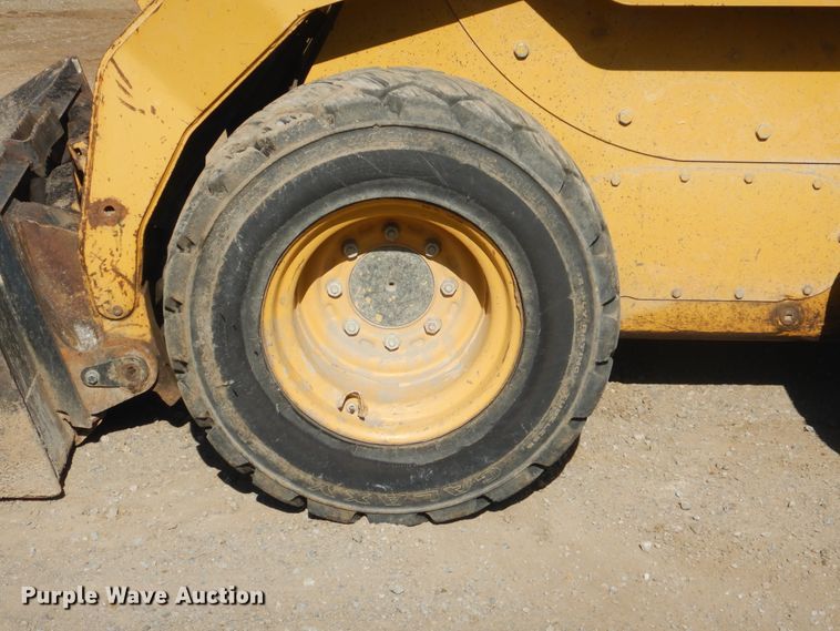 image for item DI2488 2002 Caterpillar 262  skid steer loader