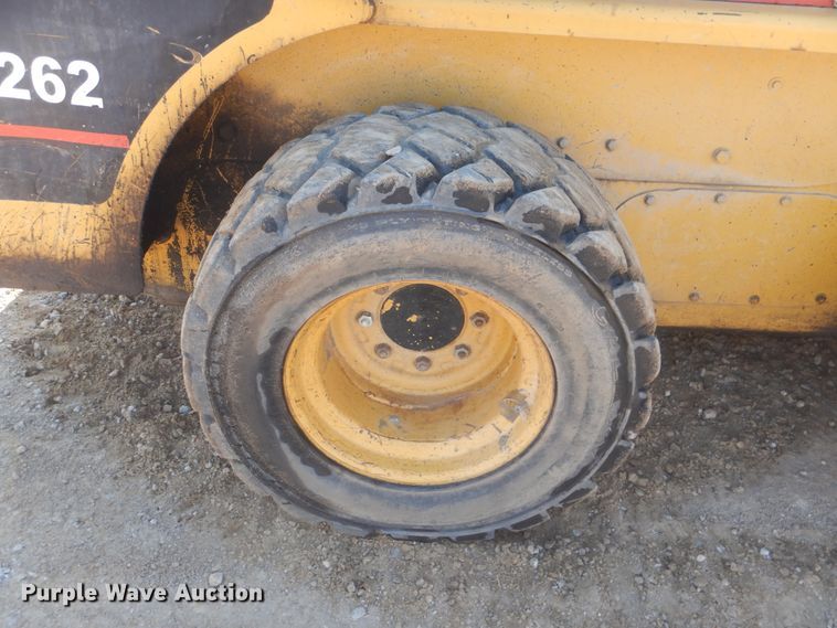 image for item DI2488 2002 Caterpillar 262  skid steer loader