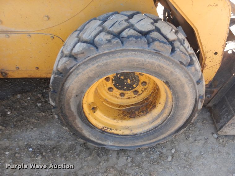 image for item DI2488 2002 Caterpillar 262  skid steer loader