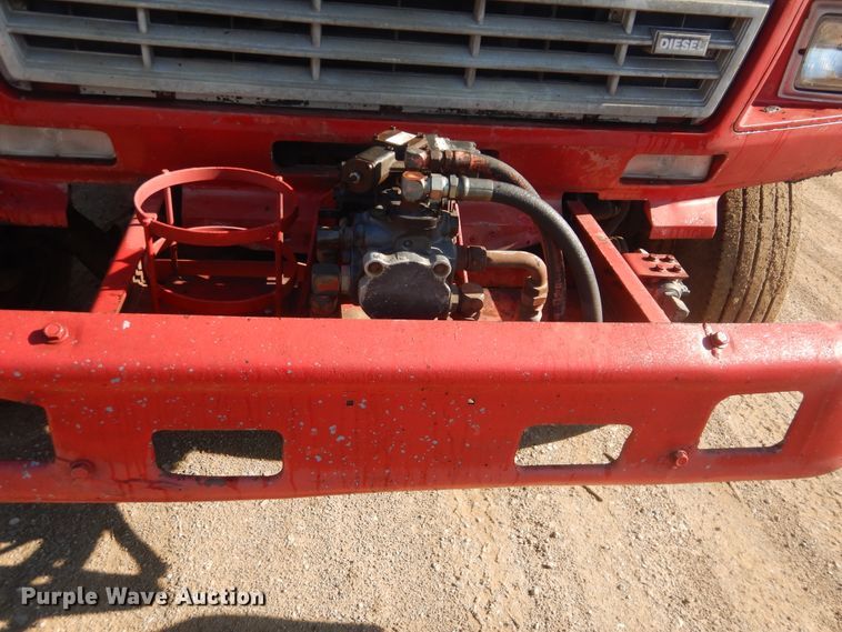 image for item DI2490 1993 Ford F700 oil distributor truck