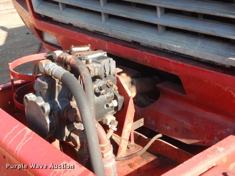 image for item DI2490 1993 Ford F700 oil distributor truck