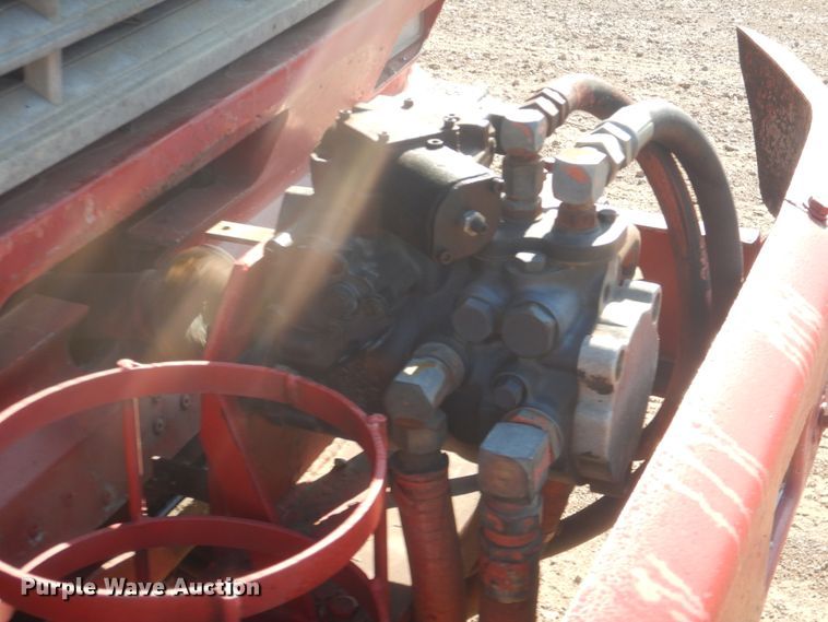 image for item DI2490 1993 Ford F700 oil distributor truck