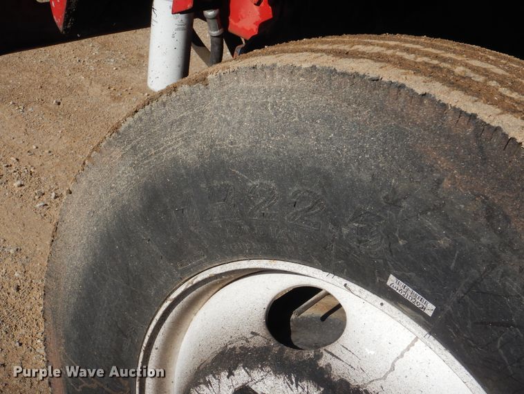 image for item DI2490 1993 Ford F700 oil distributor truck