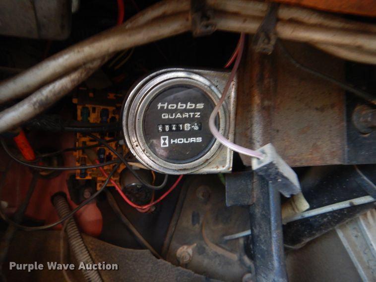 image for item DI2490 1993 Ford F700 oil distributor truck