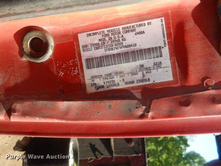 image for item DI2490 1993 Ford F700 oil distributor truck