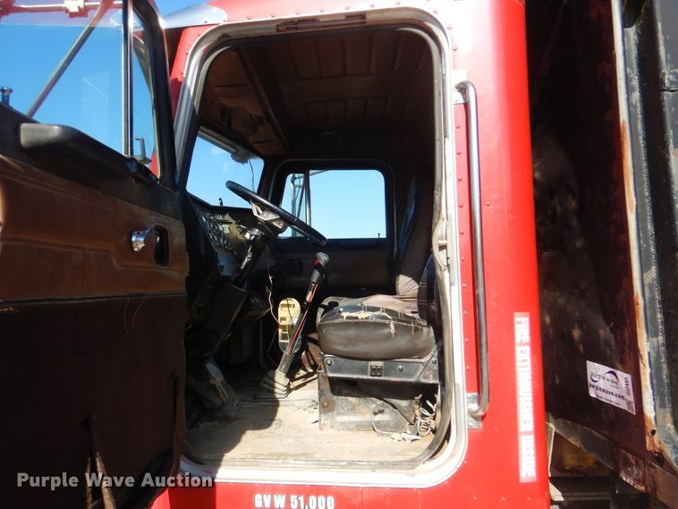 image for item DI2491 1997 Peterbilt 357 dump truck