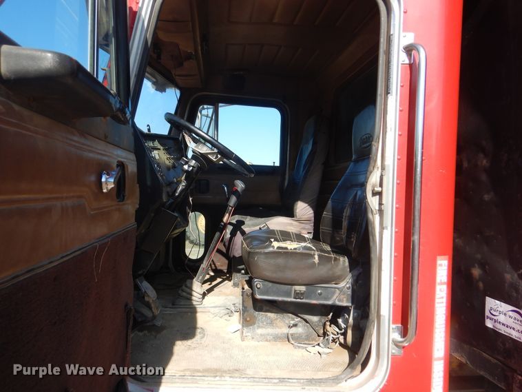 image for item DI2491 1997 Peterbilt 357 dump truck