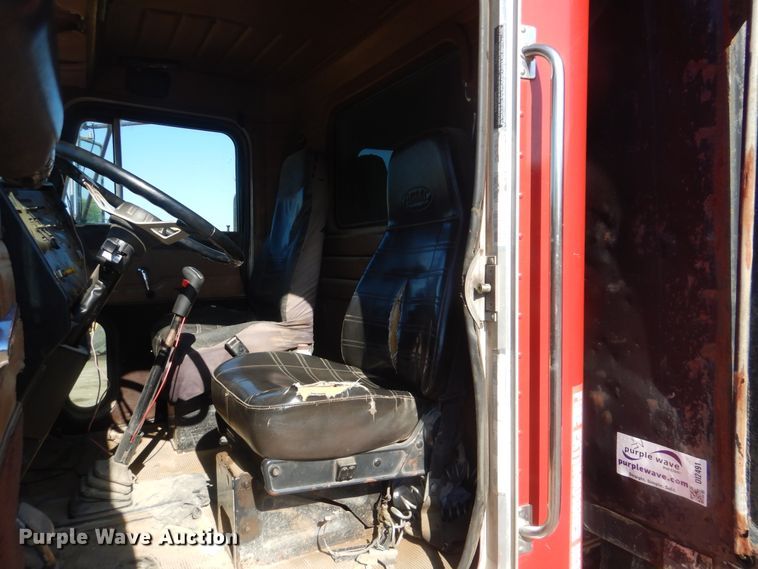 image for item DI2491 1997 Peterbilt 357 dump truck