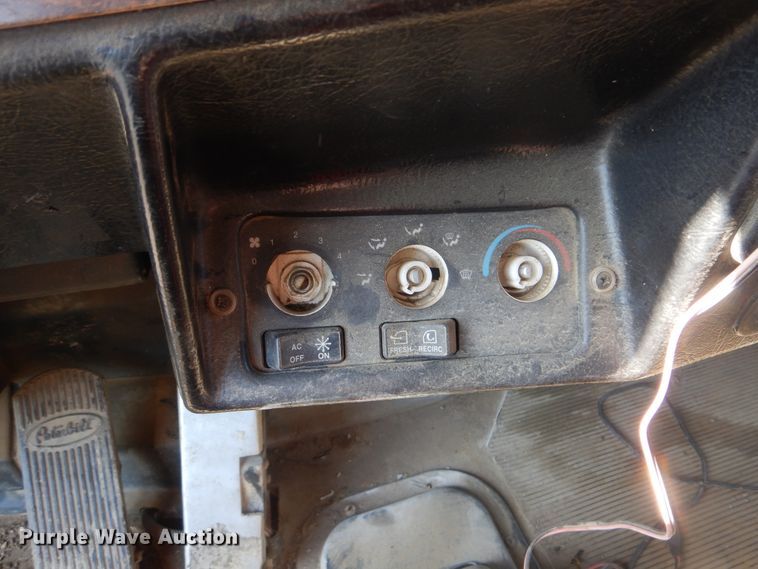 image for item DI2491 1997 Peterbilt 357 dump truck