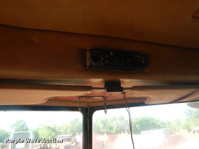 image for item DI2491 1997 Peterbilt 357 dump truck