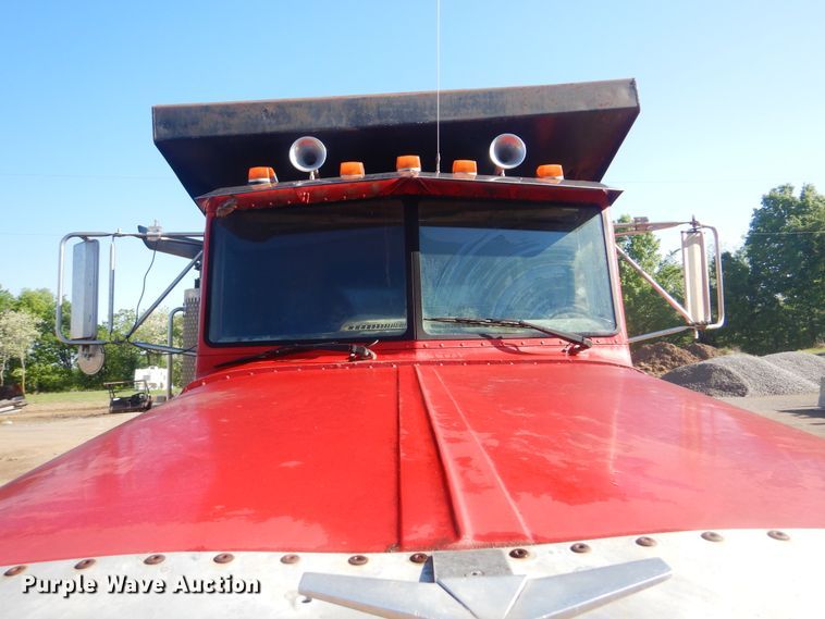 image for item DI2491 1997 Peterbilt 357 dump truck