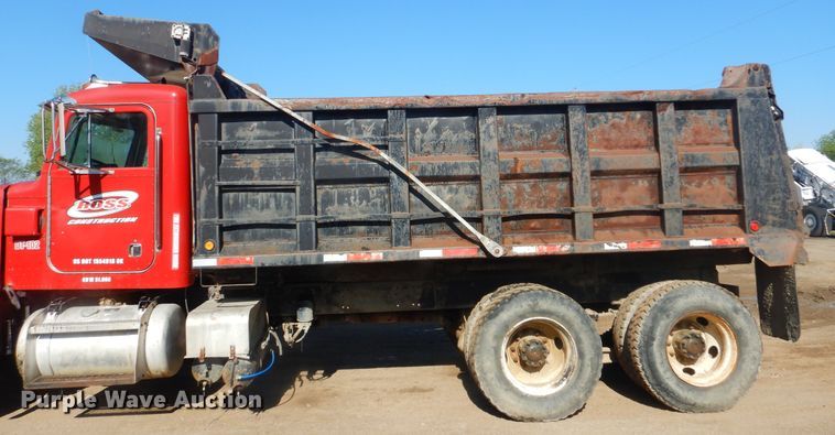 image for item DI2491 1997 Peterbilt 357 dump truck