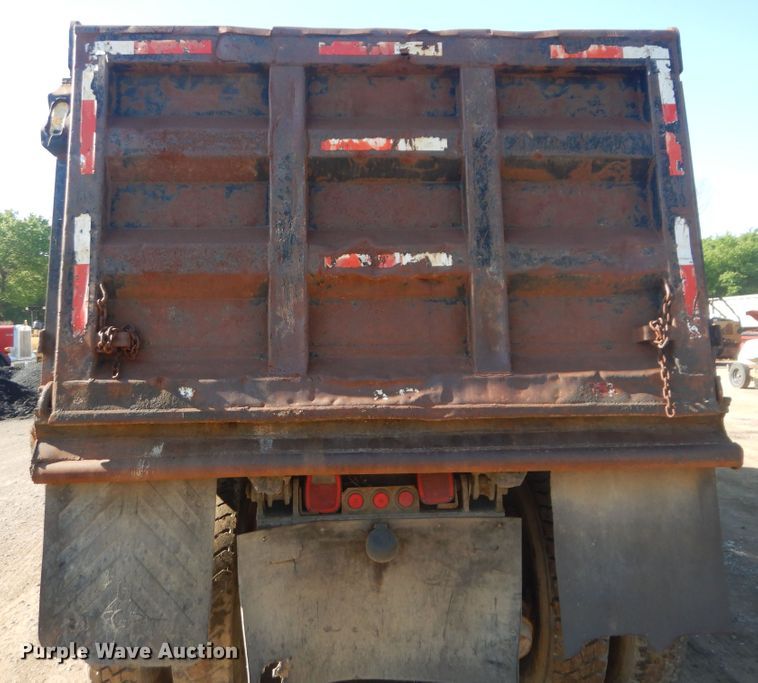 image for item DI2491 1997 Peterbilt 357 dump truck