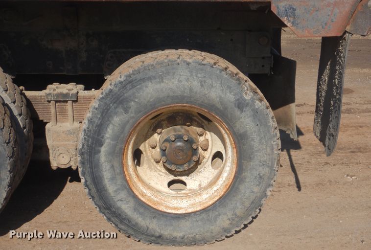 image for item DI2491 1997 Peterbilt 357 dump truck