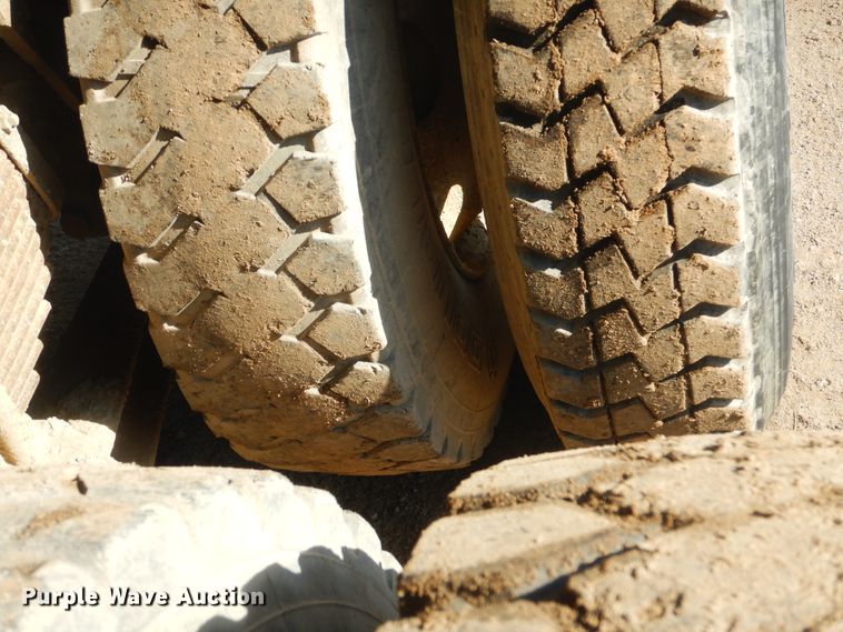 image for item DI2491 1997 Peterbilt 357 dump truck